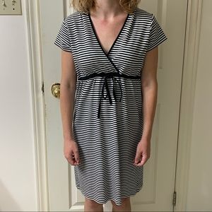 🌷3 for$25🌷Liz Claiborne Petite, US MP, White & Black Stripe Jersey Beach Dress